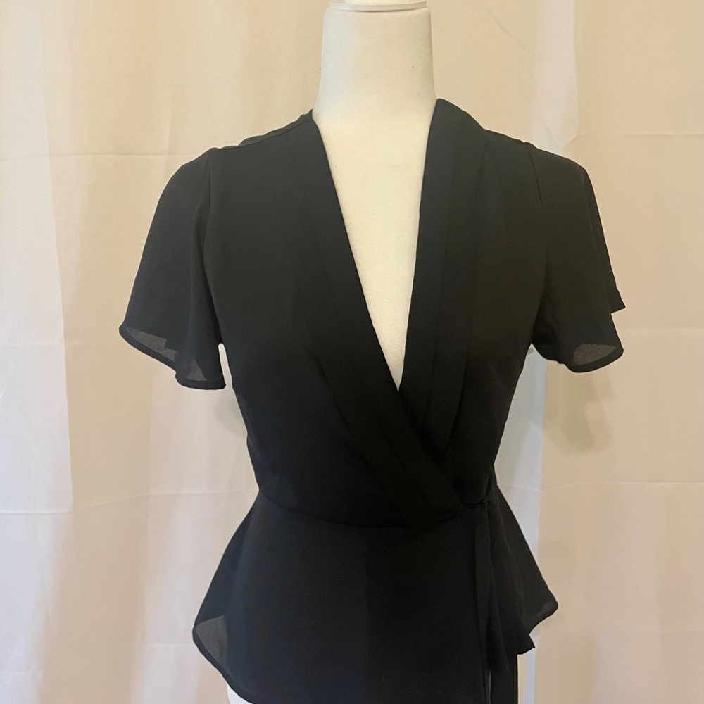 Monteau black wrap top women’s Medium